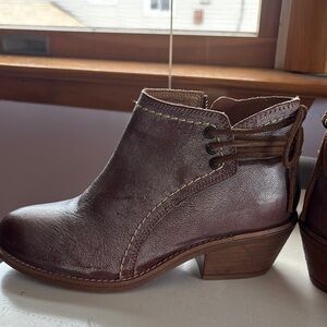 Soft leather booties